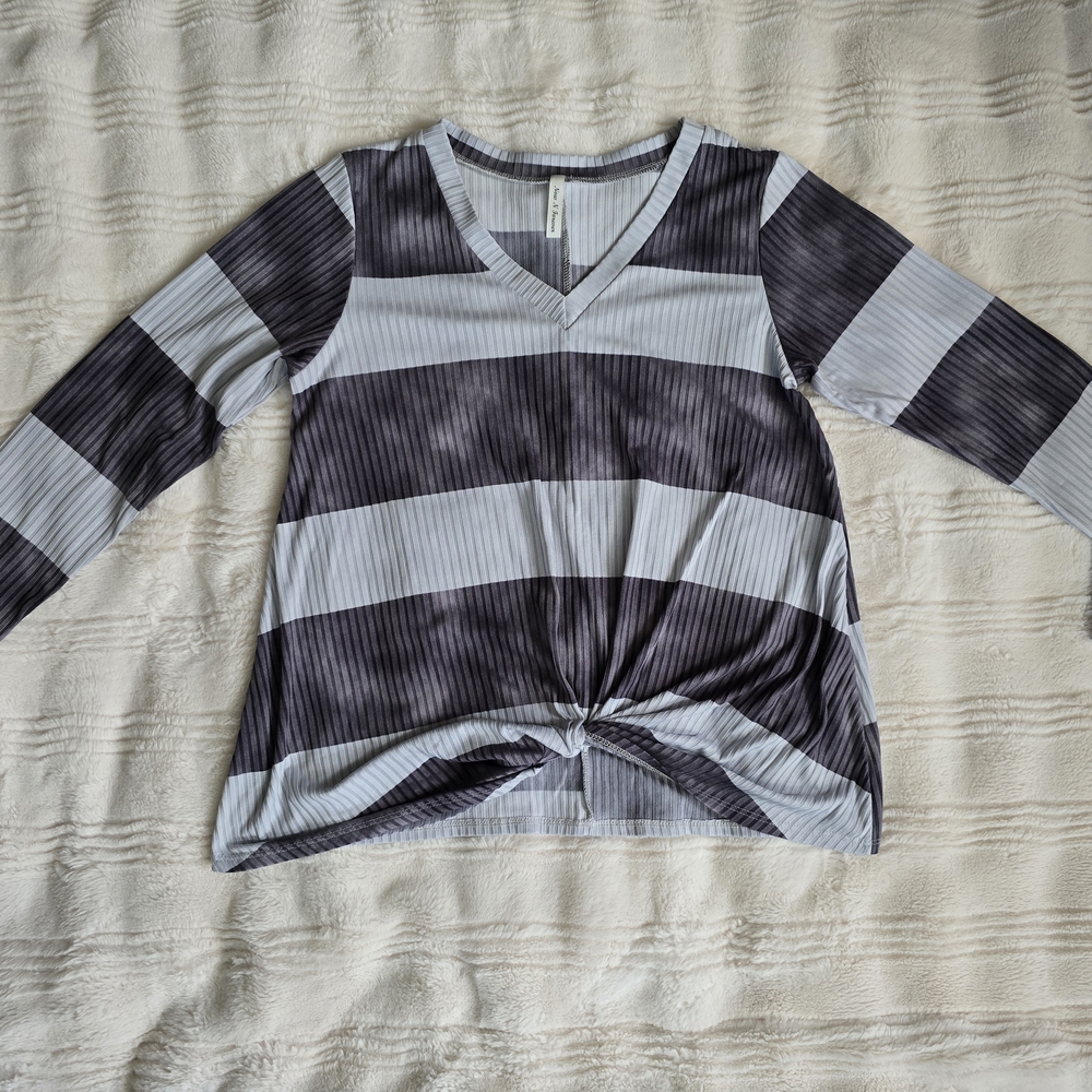 Chic Striped V-Neck Long Sleeve Top - Black and Gray